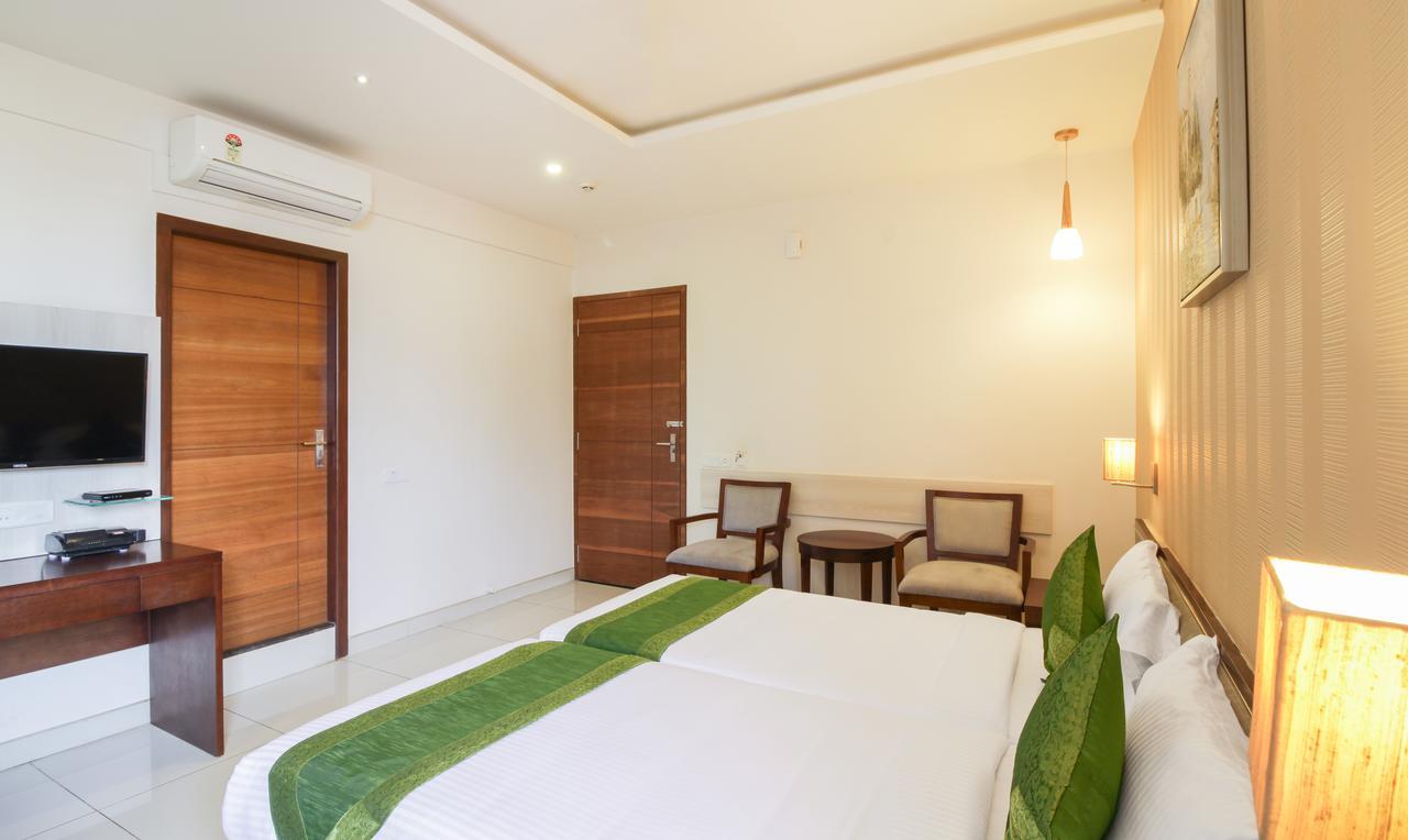 Maharaja Inn Chikmagalūr Esterno foto