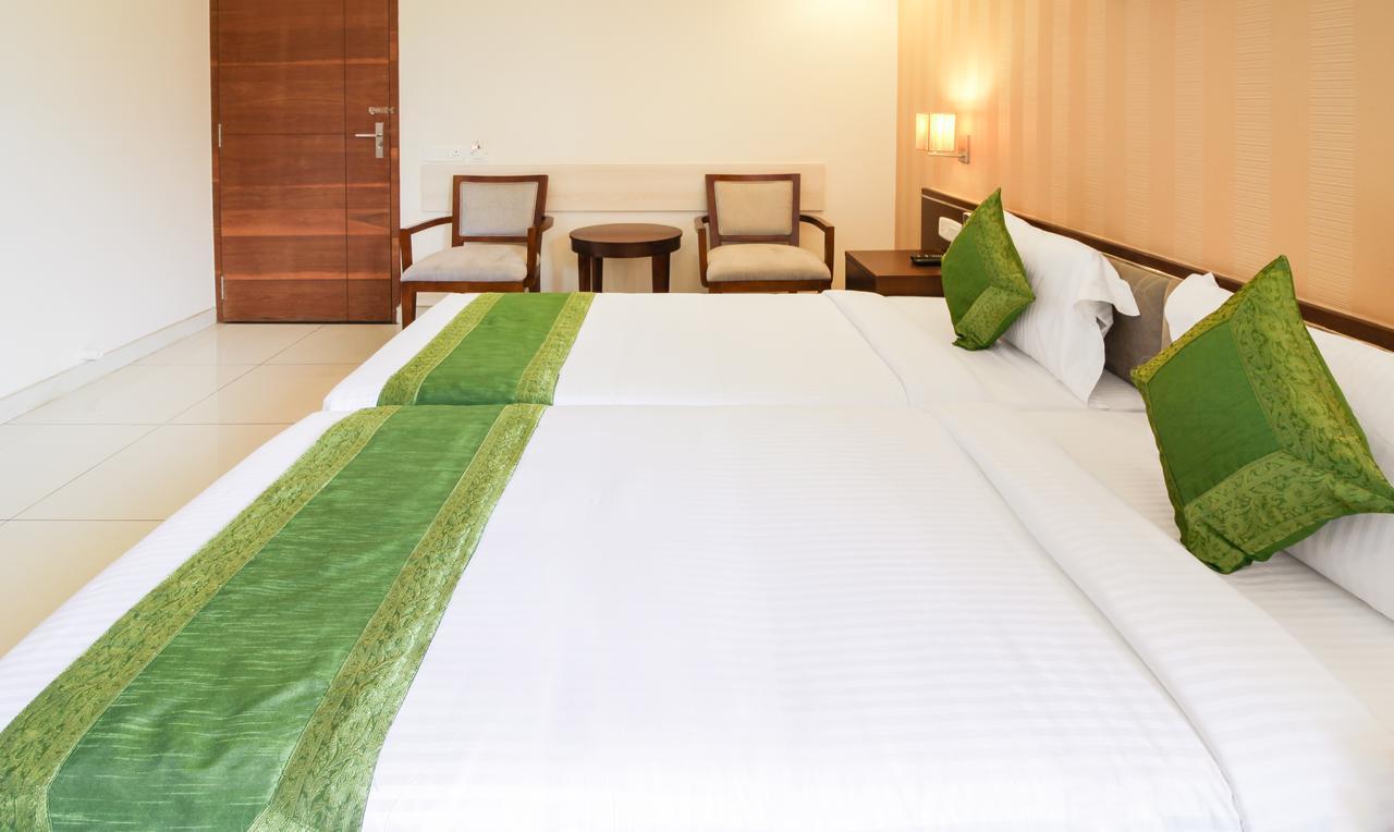 Maharaja Inn Chikmagalūr Esterno foto